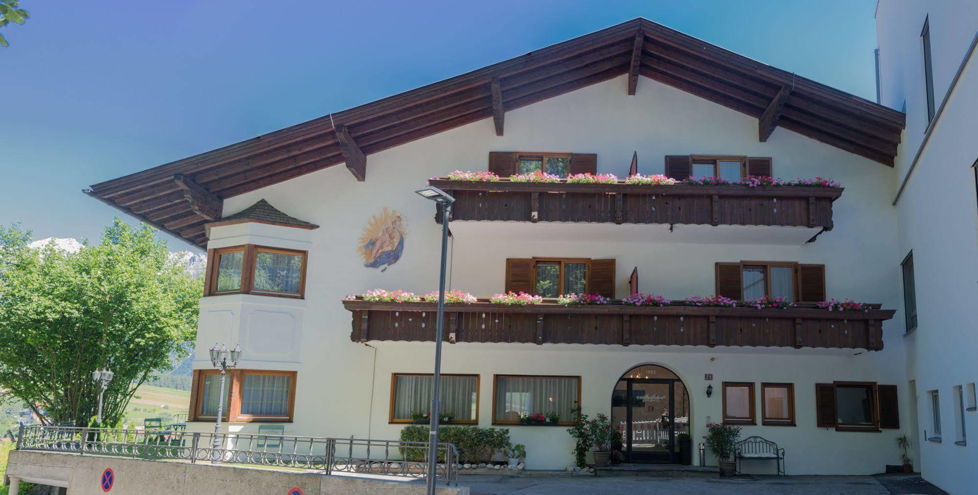 Muttererhof Hotel Mutters Exterior photo